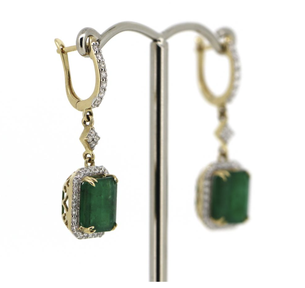 Zambian emerald halo piece